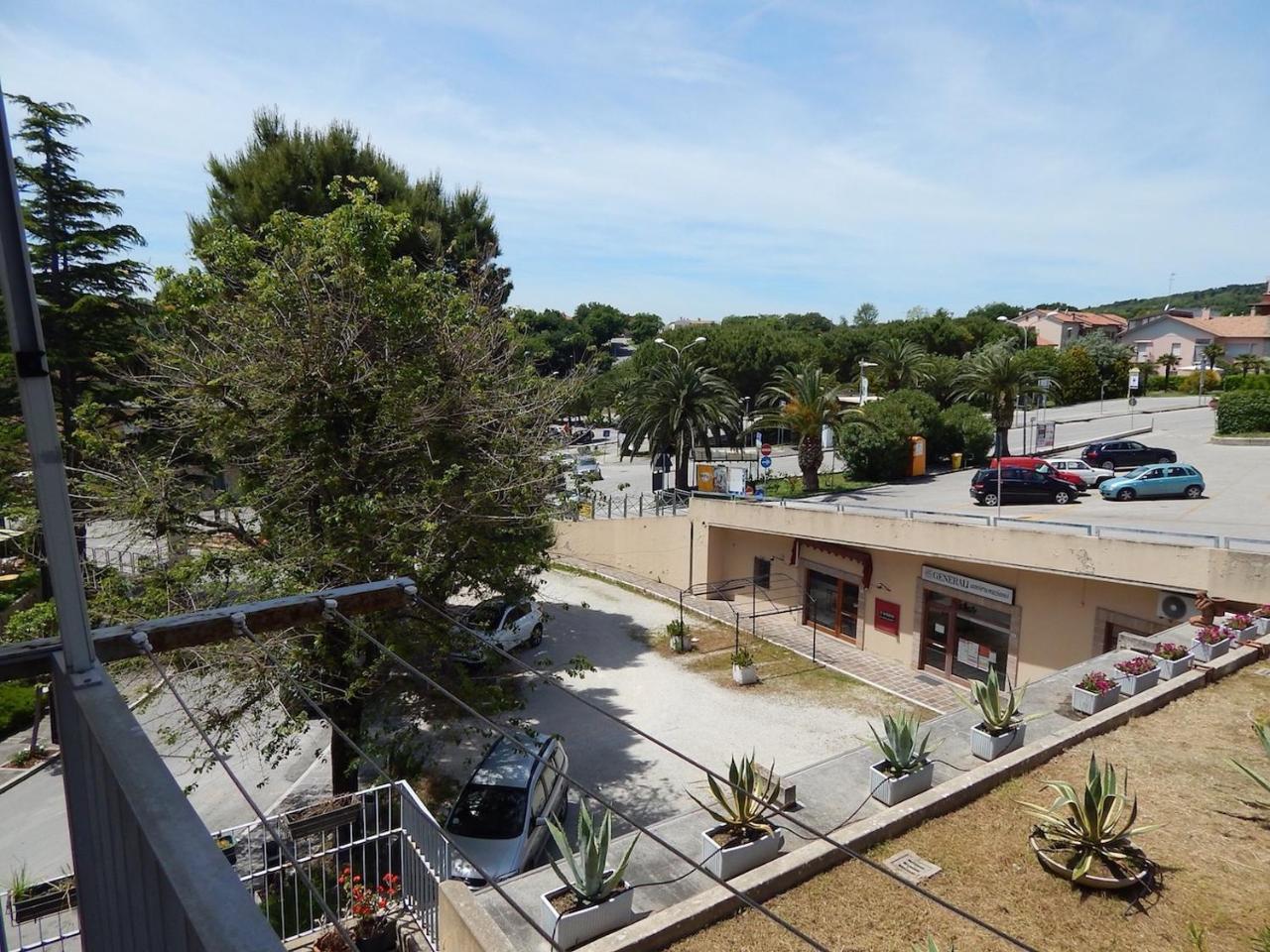 N101 - Numana, quadrilocale nel cuore del paese Esterno foto